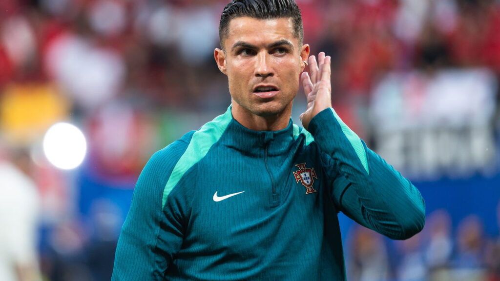 Cristiano Ronaldo bloqueia Wi-Fi e 5G para dormir melhor: será que essa estratégia realmente funciona?
