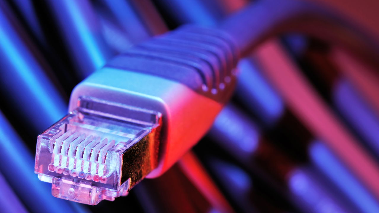 O cabo que deixa sua internet até mais veloz