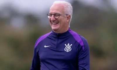 Dorival reforça prioridade no Brasileirão e evita iniciar planejamento para 2026