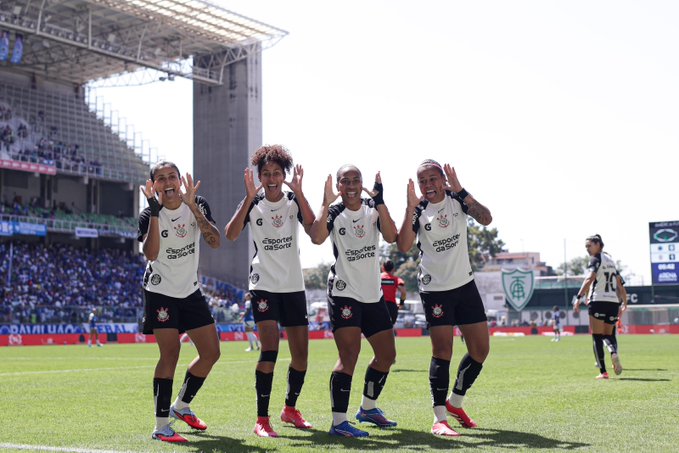 Final do Brasileirão Feminino terá decisão emocionante na Neo Química Arena após empate com gols e recorde de público em Belo Horizonte."