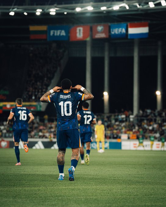 Memphis supera Van Persie e se torna o maior artilheiro da seleção da Holanda