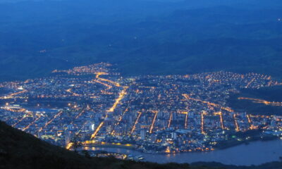 Esta cidade mineira atrai 50 mil turistas por ano com voo livre e comida boa