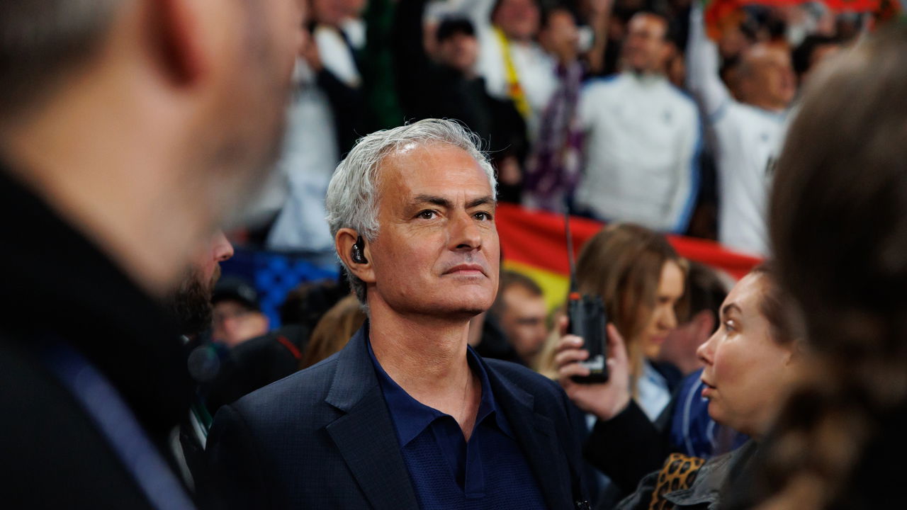 José Mourinho é anunciado como novo treinador do Benfica