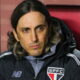 Ex-técnico do São Paulo pode assumir o Internacional e aposta em inovação tática