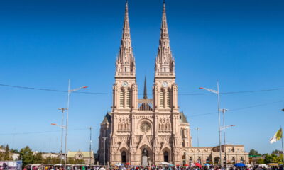 A cidade da basílica neogótica que guarda fé, história e boa comida
