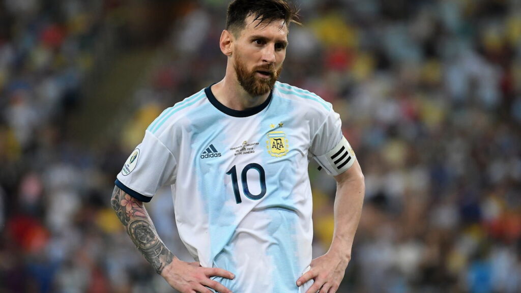 Lionel Messi: “É preciso lutar para alcançar o seu sonho. É preciso fazer sacrifícios e trabalhar duro para isso.”