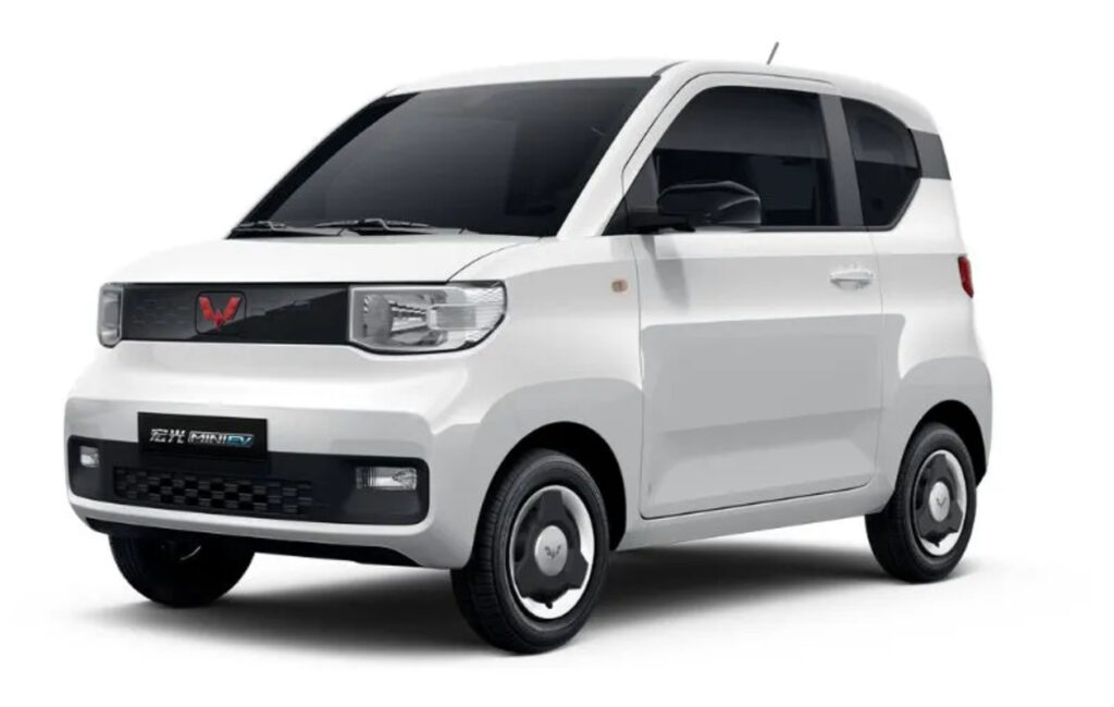 Esse carro elétrico custa menos que uma moto
