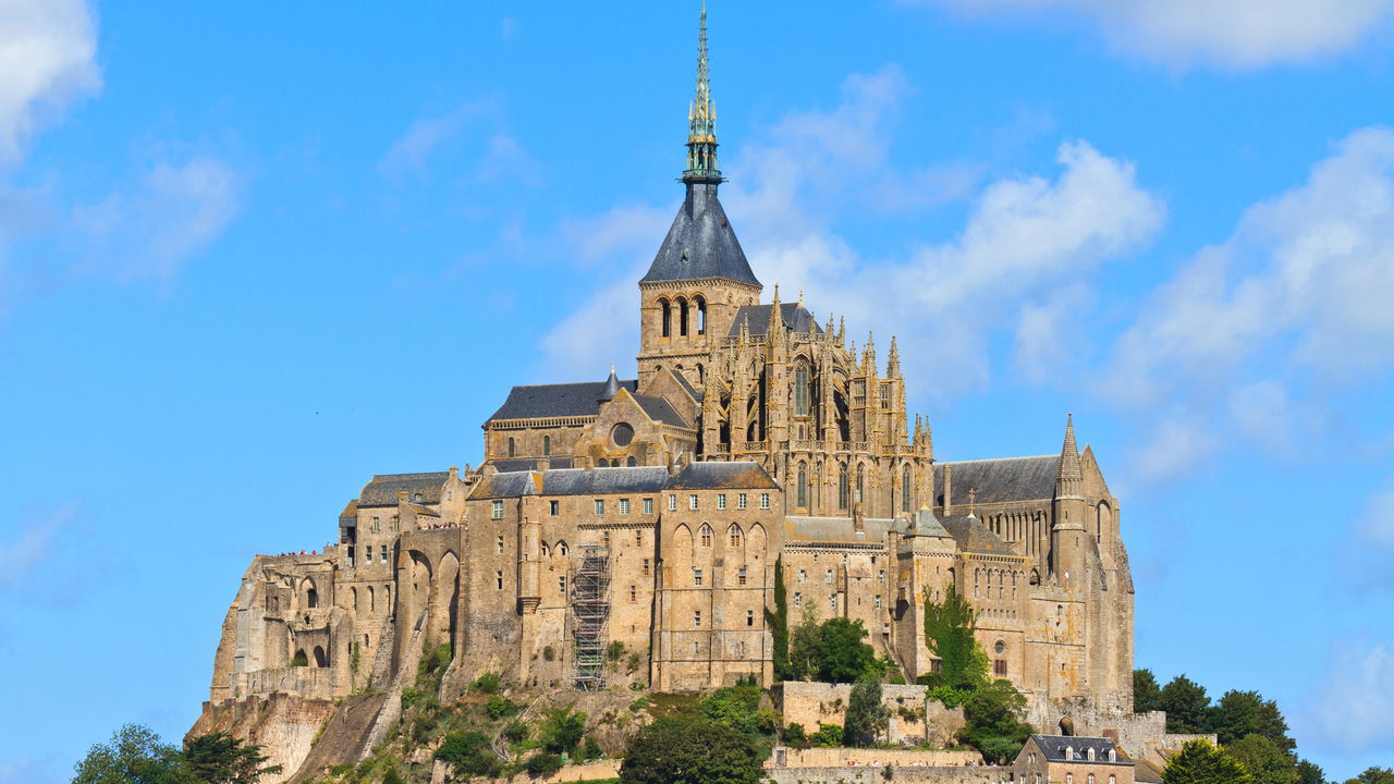 A ilha francesa que virou febre entre viajantes do mundo todo
