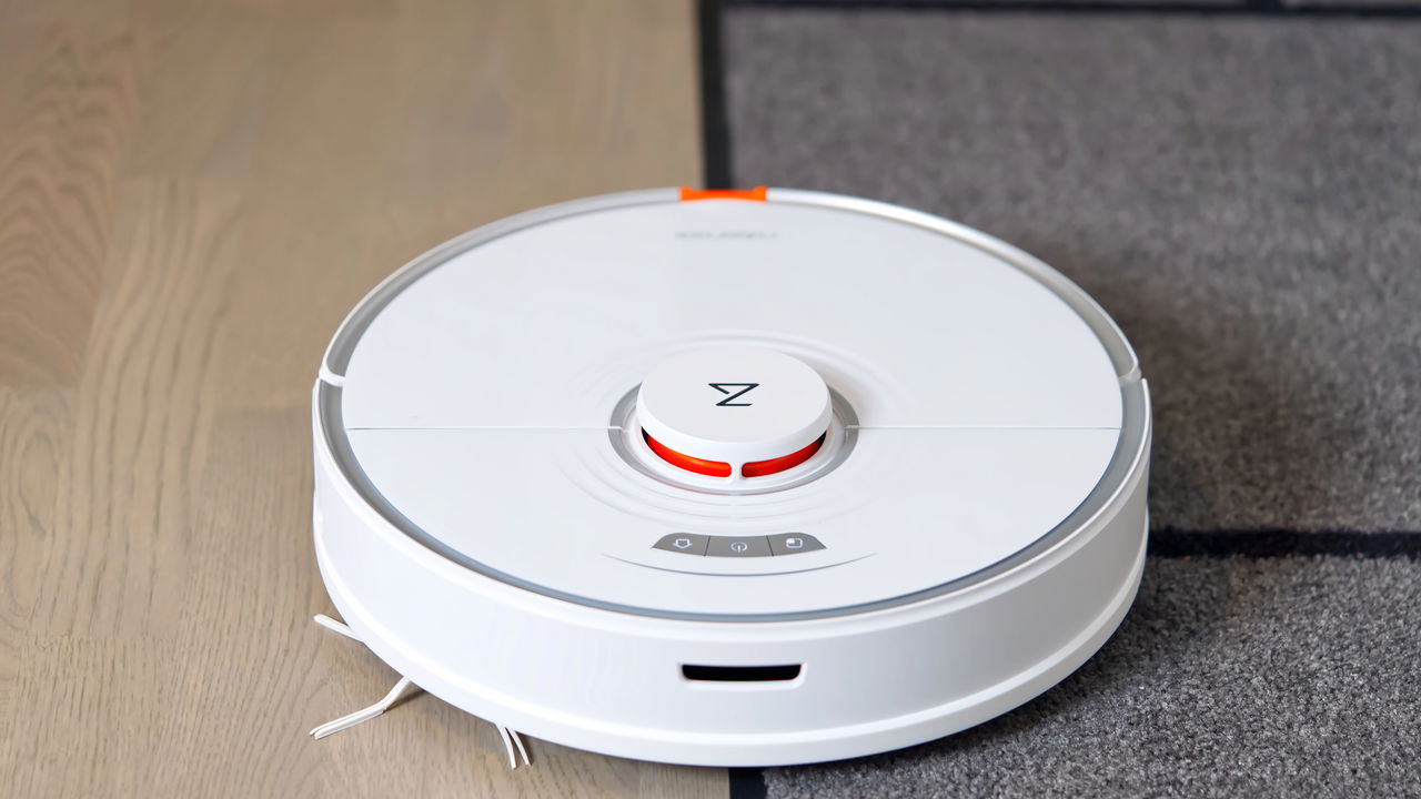 O aspirador que limpa sozinho enquanto você descansa