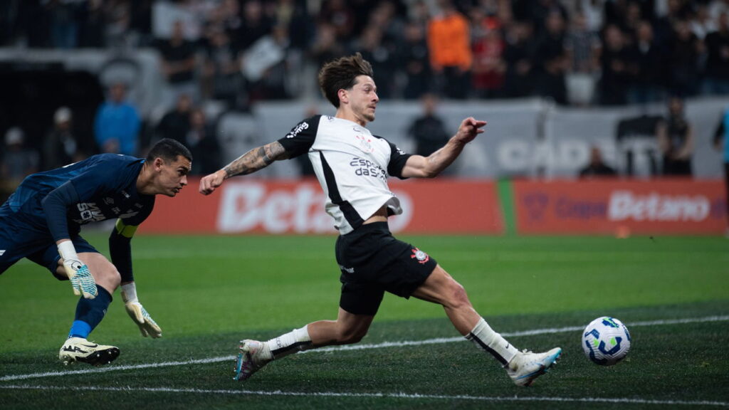 Corinthians anuncia Rodrigo Garro fora do time