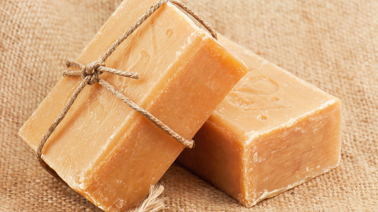 Aprenda de uma vez por todas a como fazer o sabão de álcool glicerinado