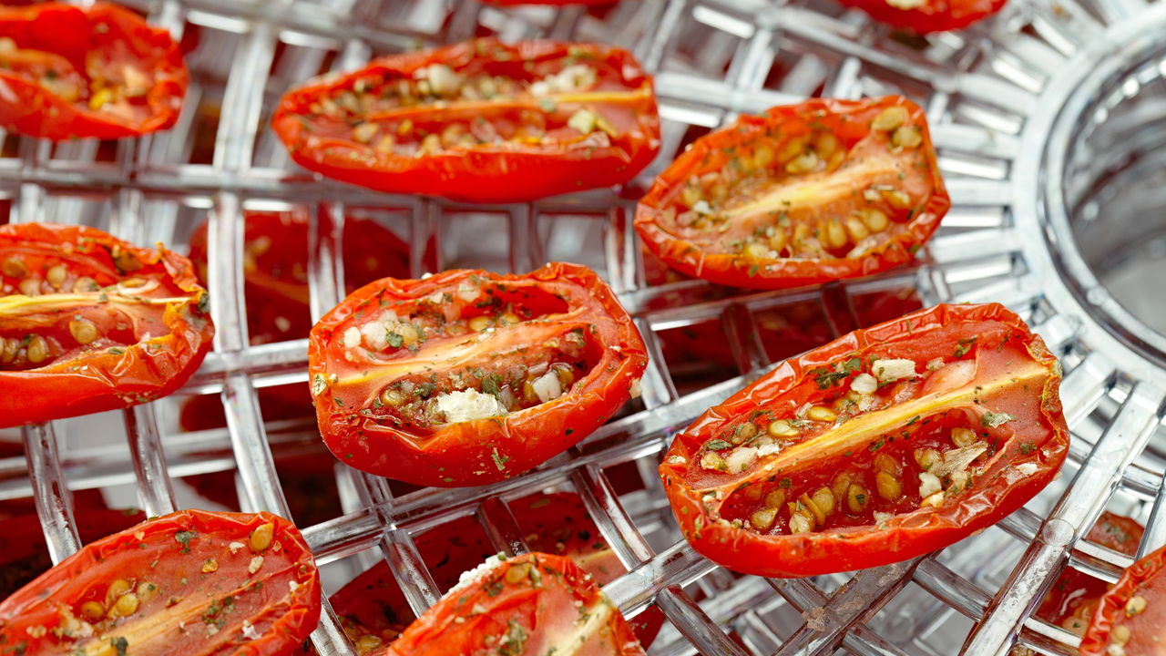 O pomodoro secco é um ingrediente que vem conquistando espaço, saindo do universo dos restaurantes para enriquecer as cozinhas caseiras