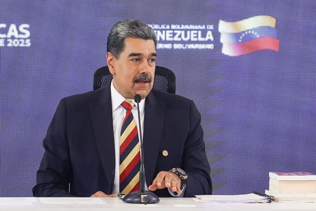 Imagem mostra Nicolás Maduro, presidente da Venezuela, discursando.