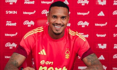 Goleiro John é apresentado no Nottinham Forest