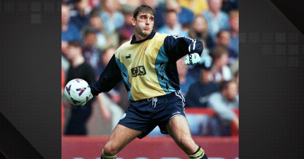 Russel Hoult, ex-goleiro de futebol. Foto: Nigel French/Sporting Heroes