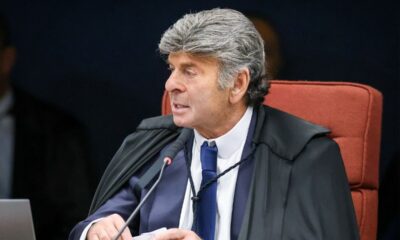 Cabelo de Luiz Fux chama atenção durante julgamento de Bolsonaro no STF