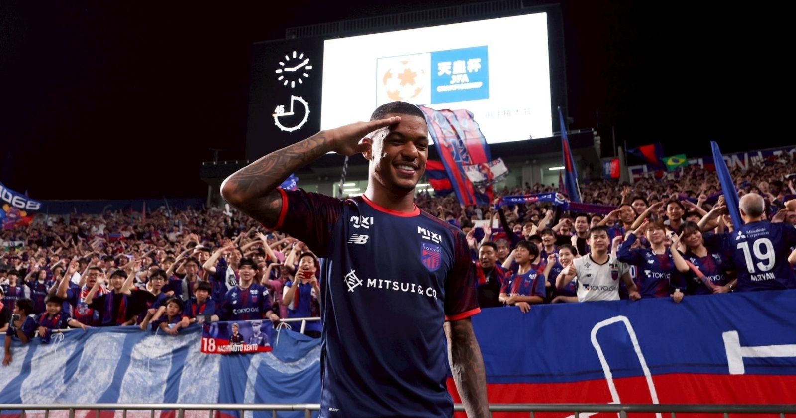 Marcelo Ryan, atacante brasileiro que joga no Japão.