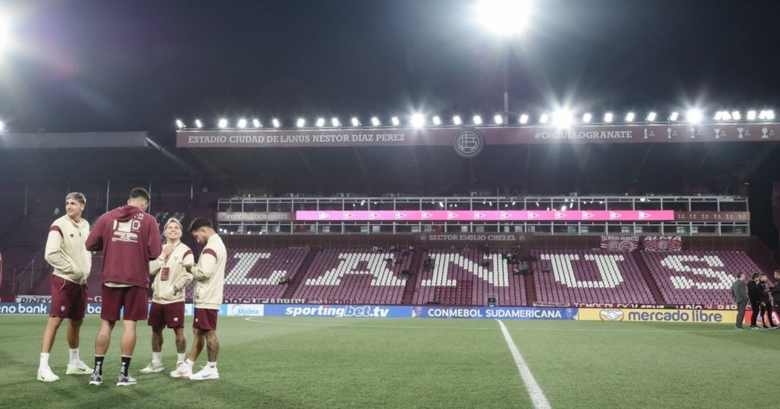 Fluminense no estádio do Lanús. Foto: Divulgação X/Fluminense