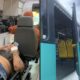 Estudante cai de ônibus no Centro do Rio após porta se soltar