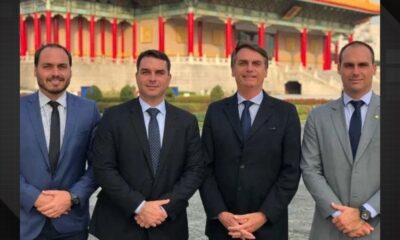 Carlos e Flávio Bolsonaro defendem que pai sofre tortura e perseguição política