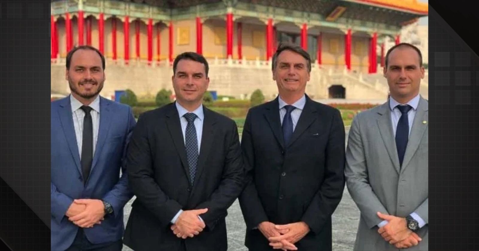 Carlos e Flávio Bolsonaro defendem que pai sofre tortura e perseguição política