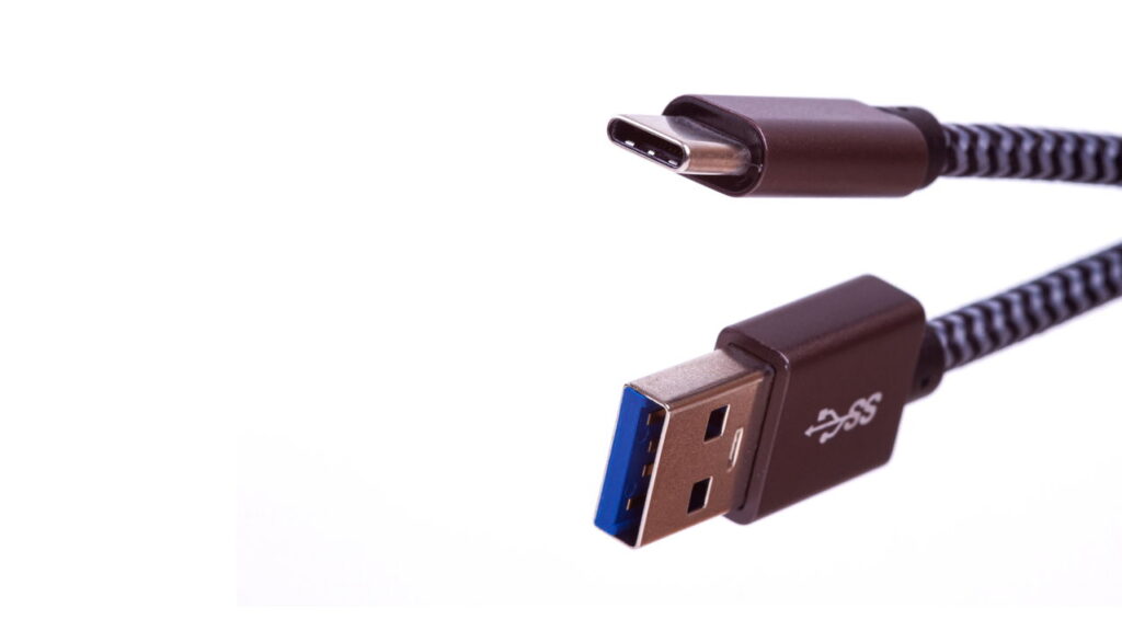 Esse cabo carrega celular e transfere arquivos 10x mais rápido
