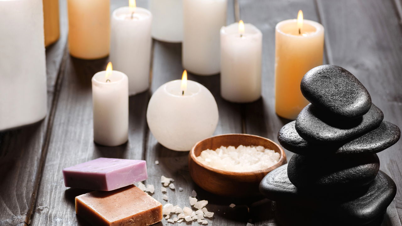 Aprenda a fazer velas aromáticas de luxo em casa gastando pouco