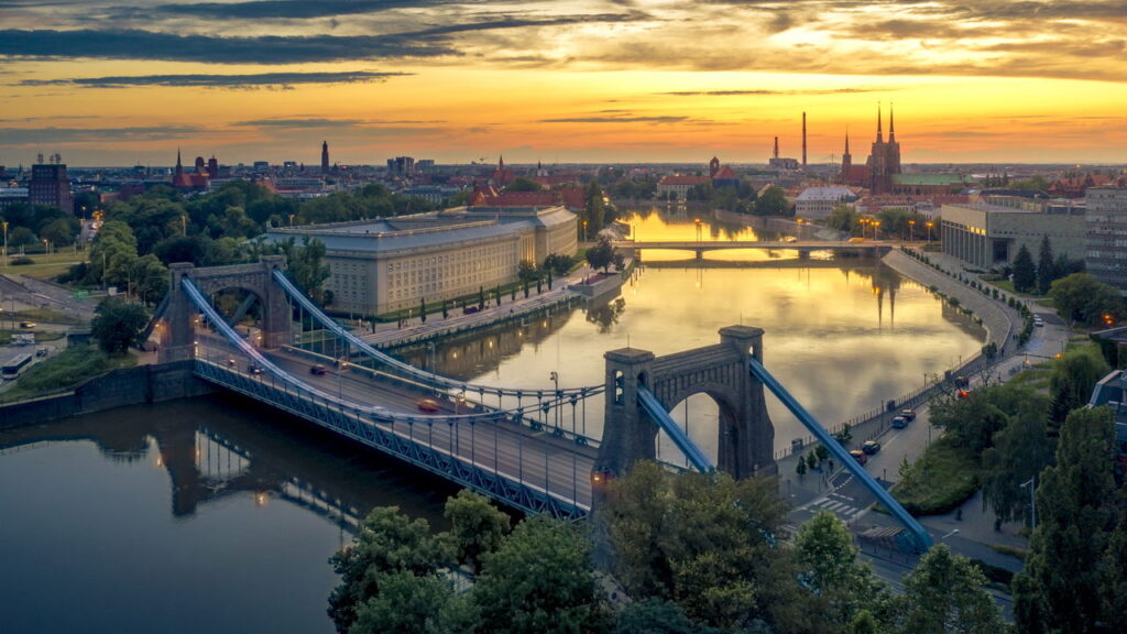 Essa cidade polonesa encanta com sua história, cultura vibrante e charme único