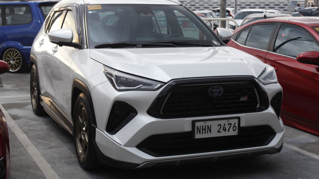 Novo Corolla Cross 2025 é o primeiro híbrido-flex nacional
