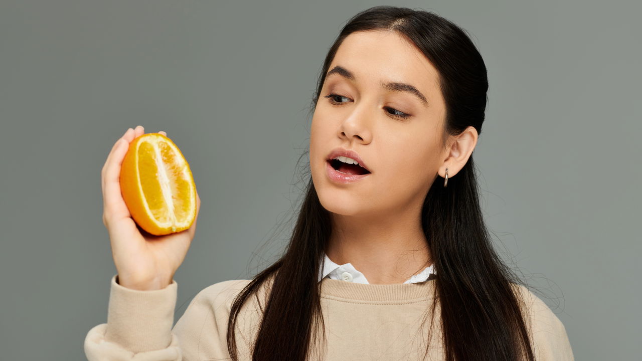 Transformar cascas de laranja em fragrâncias naturais para sua casa é uma prática simples, ecológica e bastante eficaz