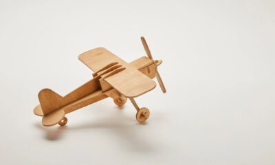 Você já se perguntou qual é o plural de avião? Muitas pessoas se confundem com plurais de palavras que terminam em “ão”, já que a língua portuguesa