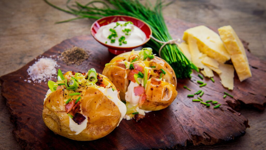 Como preparar batata recheada ao forno cremosa e irresistível em minutos