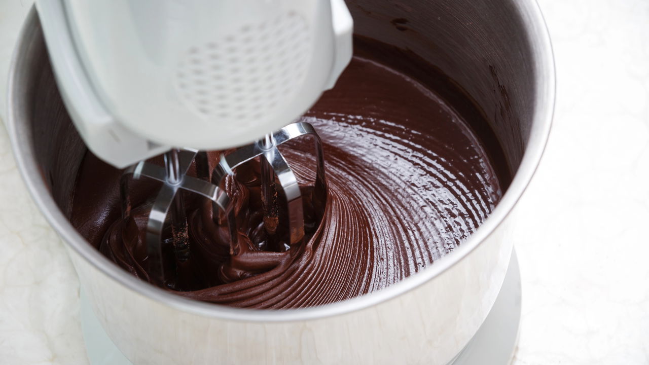 Entender os motivos do superaquecimento da batedeira é fundamental para evitar danos duradouros e garantir melhor desempenho na cozinha