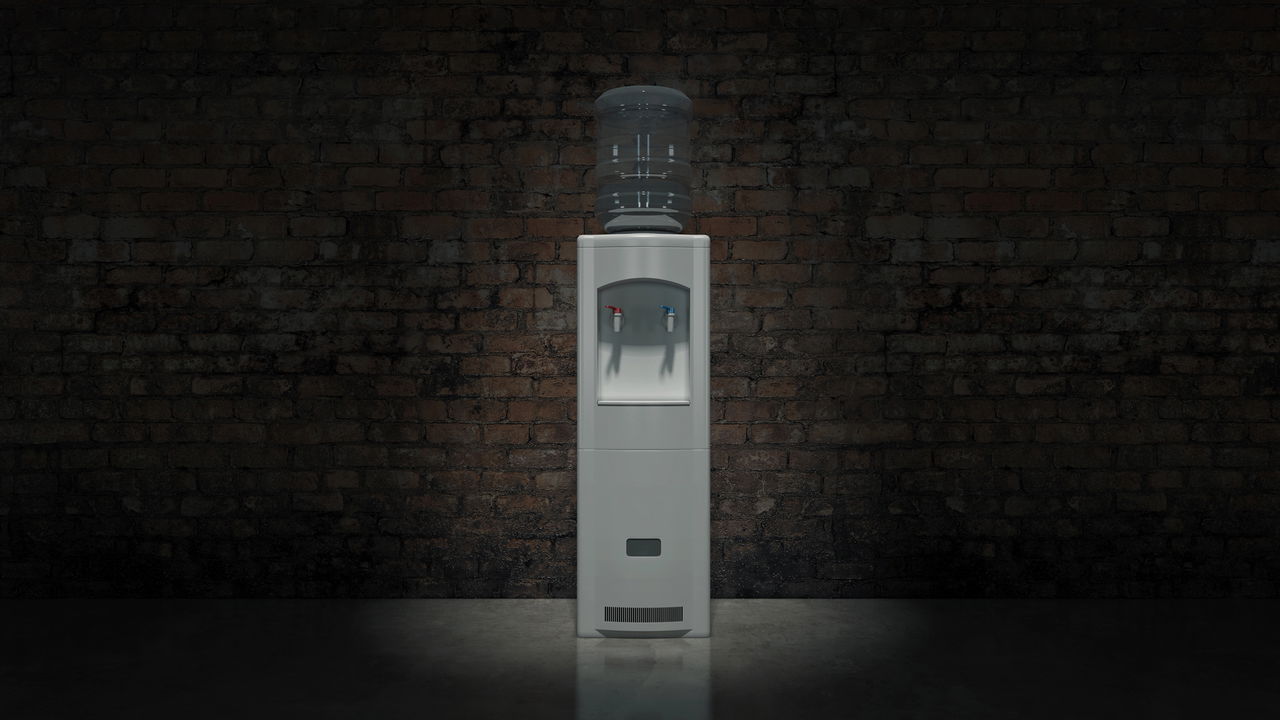 Cinco bebedouros baratos que gelam água rápido