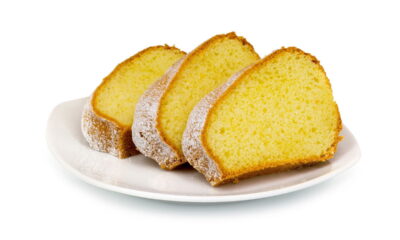 Bolo amanteigado que derrete na boca