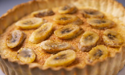 Receita de bolo de banana com três ingredientes, sem açúcar e rico em proteínas