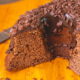 Poucos conhecem o bolo de chocolate fofinho da vovó sem farinha