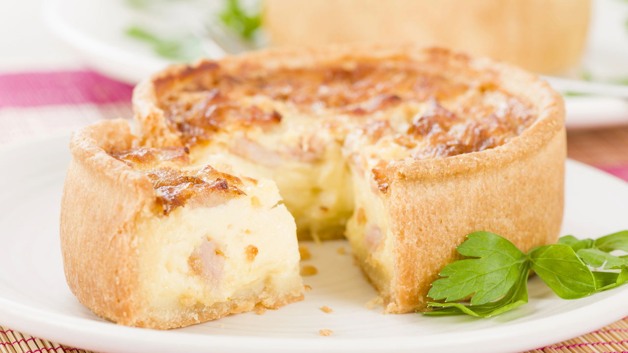 O segredo do bolo salgado que nunca sobra na mesa