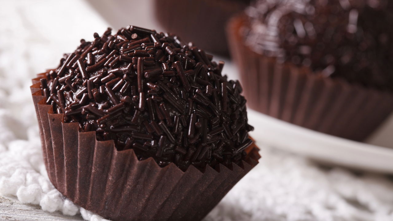 O brigadeiro sem leite condensado mais famoso da internet