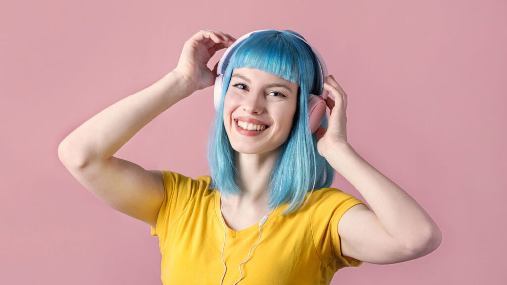 O cabelo azul pastel está conquistando cada vez mais espaço no mundo da moda. Sua estética delicada, inovadora e cheia de personalidade transformou