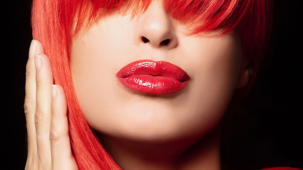 Manter as cores vibrantes no cabelo é desafiador, mas cuidados adequados garantem fios luminosos e cheios de vida dia após dia.