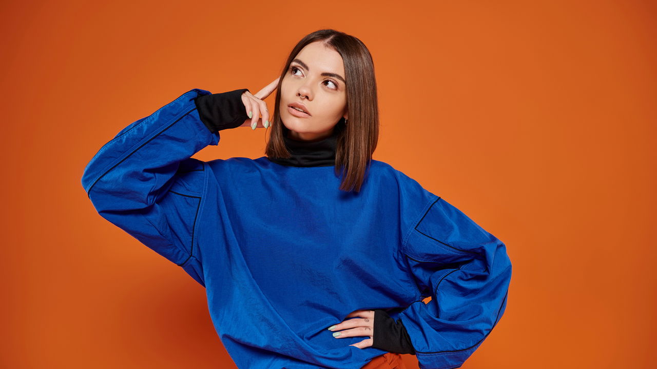 A técnica de inversão vem conquistando espaço entre quem busca acelerar o crescimento capilar de forma natural