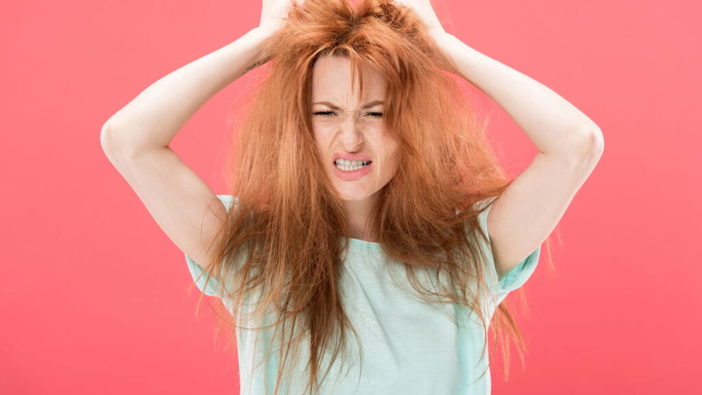 Se você já se perguntou por que seu cabelo embaraça facilmente após lavar, saiba que muita gente passa pelo mesmo