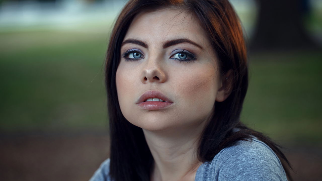 fenômeno do cabelo preto desbota para marrom é uma preocupação bastante comum, especialmente entre quem busca manter os fios sempre escuros e brilhantes.