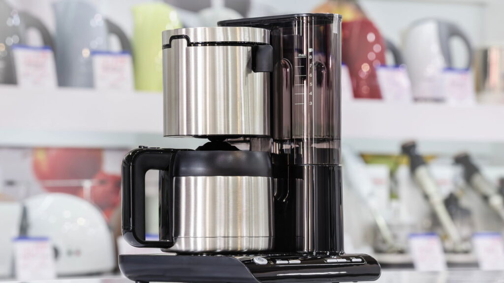 Você já se perguntou por que sua cafeteira pinga café do nada? Esse fenômeno pode ser mais comum do que imagina e