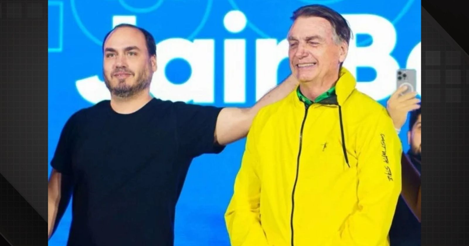 Carlos Bolsonaro cobra revogação da prisão do pai: "Relator em silêncio"