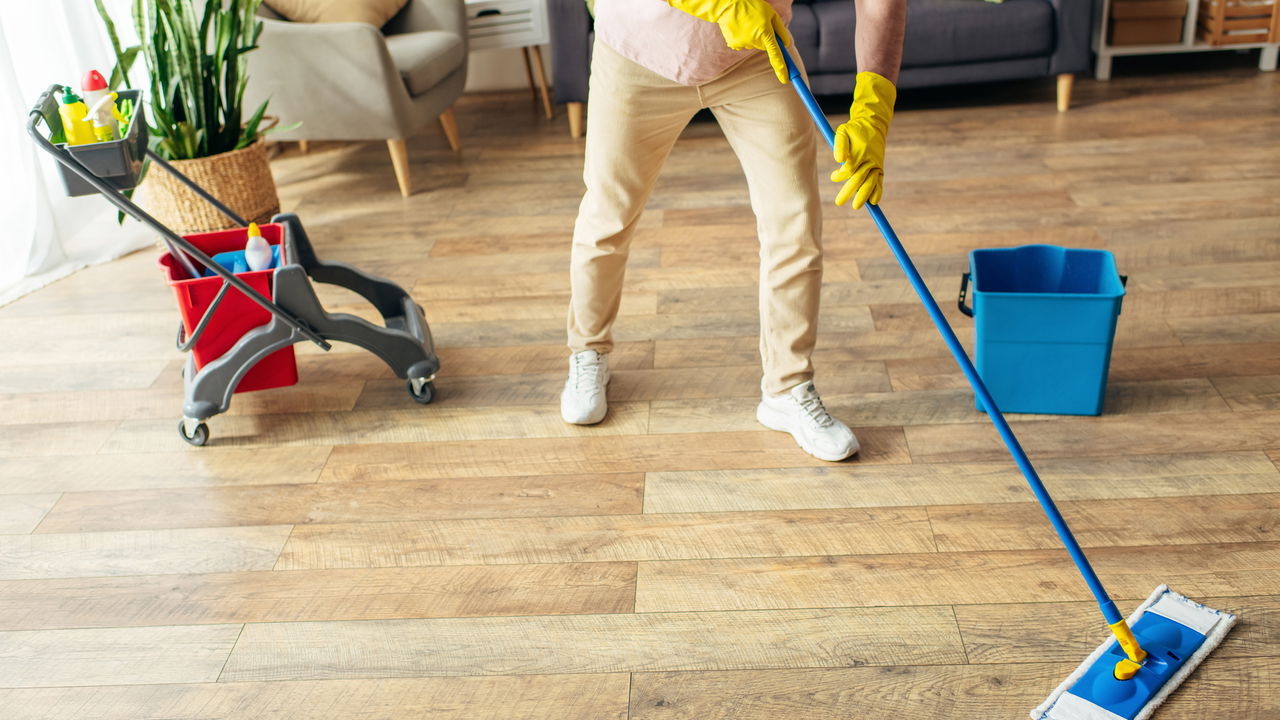 Como deixar o piso brilhando sem usar cera