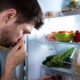 Truque simples elimina o cheiro ruim da geladeira em poucos minutos