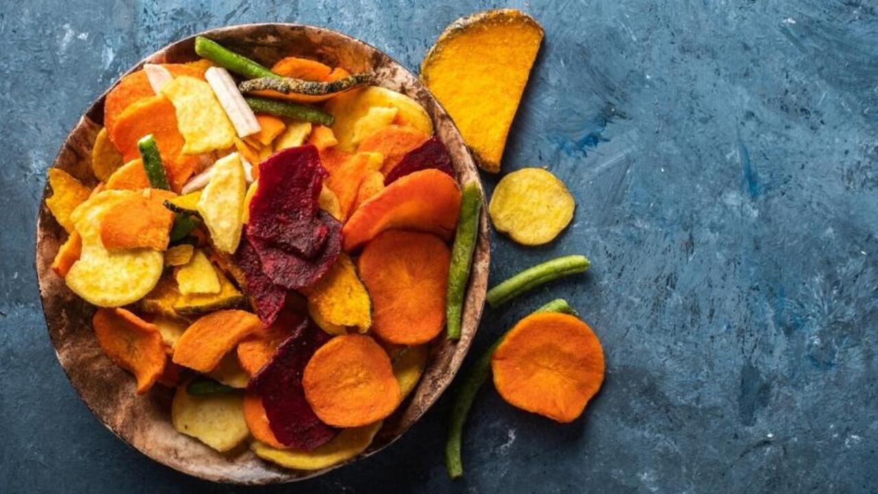 Faça chips de legumes sem óleo e super crocantes