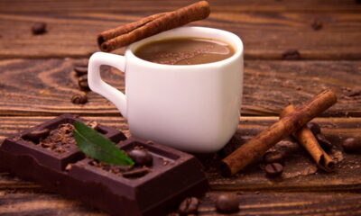 O chocolate quente cremoso com toque de canela